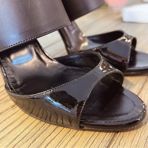 Manolo Blahnik Ripta Wide-Band Patent Pump (37.5) - Picture 5 of 15